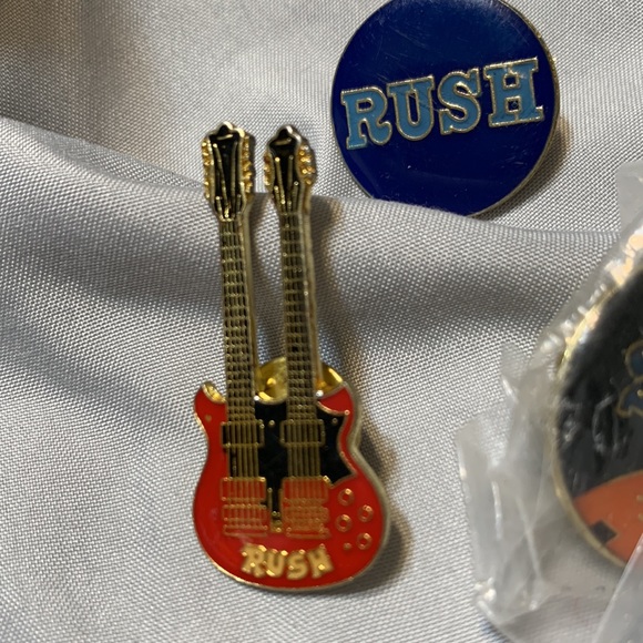 3 enamel RUSH pins vintage 80’s - Picture 2 of 4